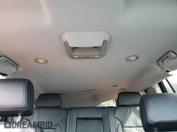 2020 Chevrolet Tahoe LS z VIN 1GNSKAEC6LR304694, wystawiony jako Copart lot #73134954 z przebiegiem 44 531 mil mil oraz Szkoda całkowita • Salvage title. Historia ofert i sprzedaży dostępna na DreamBid. Obrazek 10.
