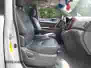 2004 Toyota Sienna XLE z VIN 5TDBA22C84S017446, wystawiony jako IAAI lot #42796297 z przebiegiem 177 381 mil mil oraz . Historia ofert i sprzedaży dostępna na DreamBid. Obrazek 5.