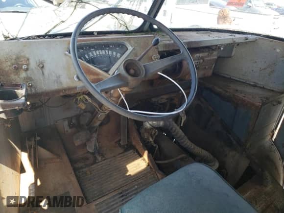 1963 Chevrolet Chevy Van z VIN 3P255N112257, wystawiony jako Copart lot #47897885 z przebiegiem 75 209 mil mil oraz Czysty tytuł • Clean title. Historia ofert i sprzedaży dostępna na DreamBid. Obrazek 8.