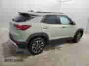 2025 Chevrolet TrailBlazer LT z VIN KL79MPSP2SB183940, wystawiony jako Copart lot #70943275 z przebiegiem 12 904 mil mil oraz Czysty tytuł • Clean title. Historia ofert i sprzedaży dostępna na DreamBid. Obrazek 3.