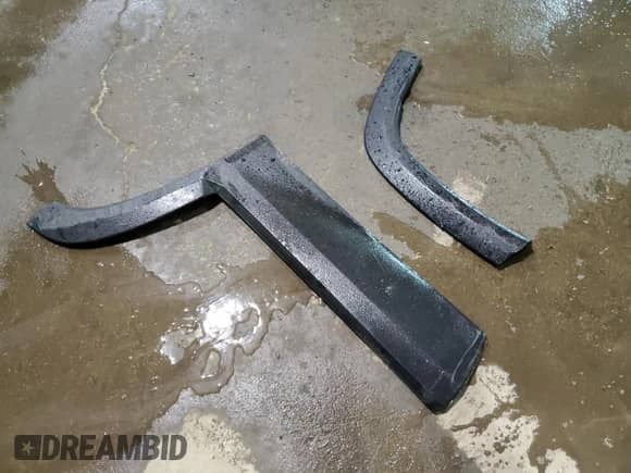 2025 Chevrolet Equinox FWD LT z VIN 3GNAXHEG2SL217194, wystawiony jako Copart lot #53438275 z przebiegiem 7 203 mil mil oraz Czysty tytuł • Clean title. Historia ofert i sprzedaży dostępna na DreamBid. Obrazek 13.