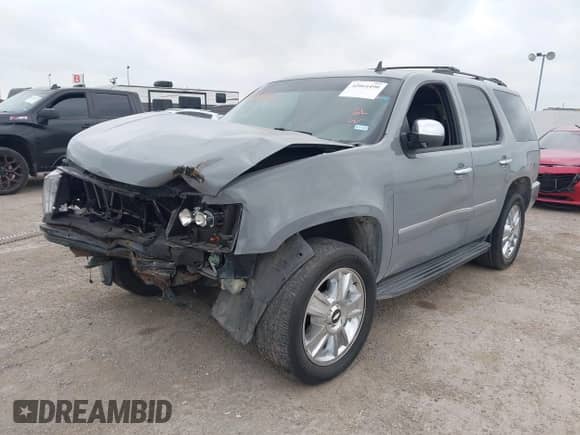 2009 Chevrolet Tahoe LTZ с VIN 1GNFC33099R297719, выставлен на аукционе IAAI как лот 42064490 с пробегом 215 466 миль миль и . История ставок и продаж доступна на DreamBid. Изображение 18.