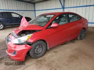 2016 Hyundai Accent SE z VIN KMHCT4AE5GU995041, wystawiony jako Copart lot #82164825 z przebiegiem 83 694 mil mil oraz Szkoda całkowita • Salvage title. Historia ofert i sprzedaży dostępna na DreamBid. Obrazek 1.
