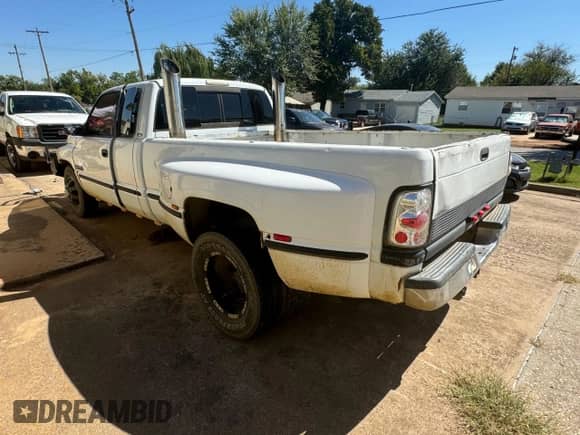 1999 Dodge 3500 with VIN 1B7MC3369XJ526965, listed as a Copart auction lot 74079164 with 385,862 mi miles and Clean title. Bid and sale history available at DreamBid. Image 3.