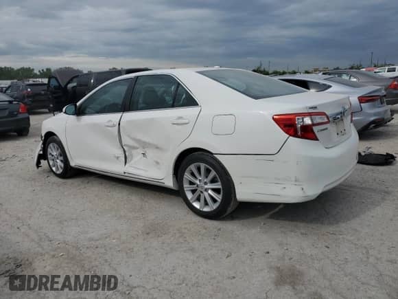 2014 Toyota Camry L with VIN 4T1BF1FKXEU400228, listed as a Copart auction lot 70259085 with 94,114 mi miles and Salvage title. Bid and sale history available at DreamBid. Image 2.