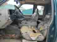 1997 GMC Sierra 1500 z VIN 2GTEC19R4V1506513, wystawiony jako Copart lot #55646355 z przebiegiem Nie podano mil oraz Czysty tytuł • Clean title. Historia ofert i sprzedaży dostępna na DreamBid. Obrazek 7.