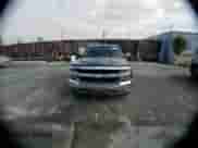 2017 Chevrolet Silverado 1500 LT z VIN 3GCPCREH6HG364570, wystawiony jako Copart lot #52647185 z przebiegiem 132 473 mil mil oraz Szkoda całkowita • Salvage title. Historia ofert i sprzedaży dostępna na DreamBid. Obrazek 11.