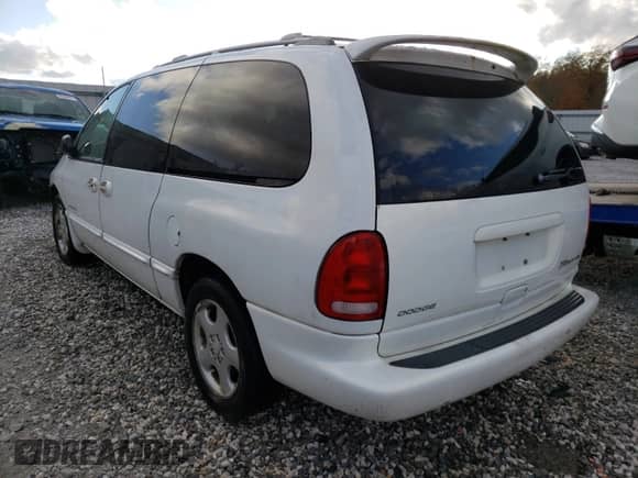 2000 Dodge Caravan ES with VIN 1B4GP74L7YB645653, listed as a Copart auction lot 54732250 with 166,274 mi miles and Non repairable. Bid and sale history available at DreamBid. Image 3.