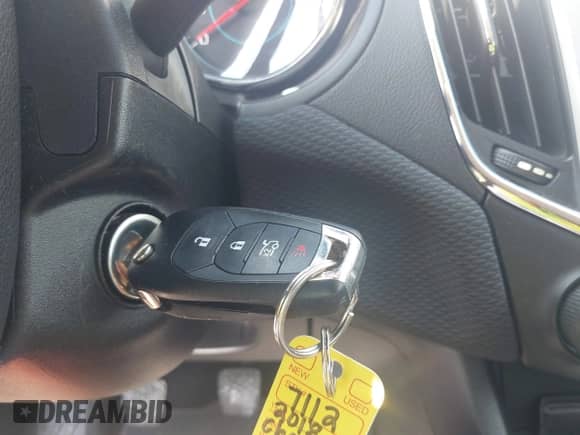 2018 Chevrolet Cruze LS с VIN 1G1BB5SM6J7142144, выставлен на аукционе IAAI как лот 43314111 с пробегом 81 318 миль миль и . История ставок и продаж доступна на DreamBid. Изображение 11.