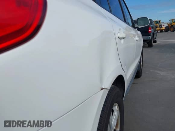 2011 Hyundai Santa Fe SE с VIN 5XYZH4AG6BG017725, выставлен на аукционе IAAI как лот 43155476 с пробегом 294 232 миль миль и . История ставок и продаж доступна на DreamBid. Изображение 6.