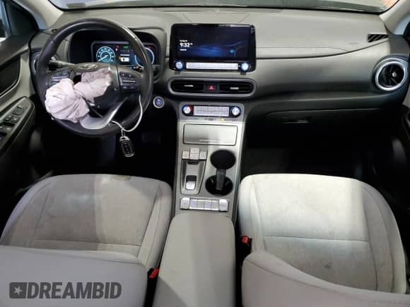 2023 Hyundai Kona SEL z VIN KM8K33AG2PU182330, wystawiony jako Copart lot #81397655 z przebiegiem 26 859 mil mil oraz Czysty tytuł • Clean title. Historia ofert i sprzedaży dostępna na DreamBid. Obrazek 8.