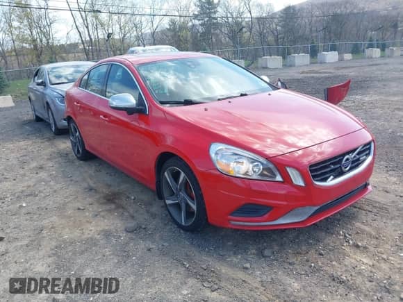 2012 Volvo S60 T6 с VIN YV1902FH9C2127803, выставлен на аукционе IAAI как лот 42084082 с пробегом 224 781 миль миль и . История ставок и продаж доступна на DreamBid. Изображение 1.
