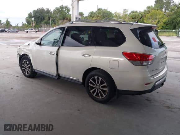 2014 Nissan Pathfinder SL with VIN 5N1AR2MM6EC682693, listed as a IAAI auction lot 43323362 with 145,989 mi miles and . Bid and sale history available at DreamBid. Image 3.