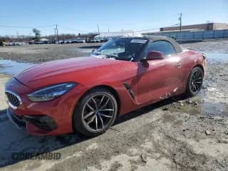 2021 BMW Z4 sDrive30i z VIN WBAHF3C05MWX36897, wystawiony jako Copart lot #42633724 z przebiegiem 21 141 mil mil oraz . Historia ofert i sprzedaży dostępna na DreamBid. Obrazek 1.