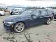 2016 BMW 3 Series 328i xDrive z VIN WBA8G5C55GK753148, wystawiony jako Copart lot #49944804 z przebiegiem 27 574 mil mil oraz . Historia ofert i sprzedaży dostępna na DreamBid. Obrazek 1.