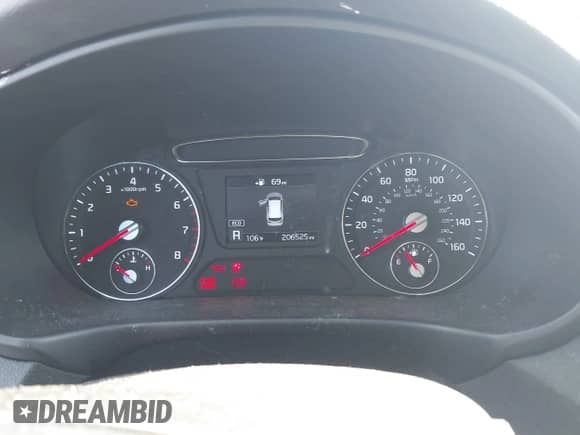 2019 Kia Sorento LX with VIN 5XYPG4A52KG491325, listed as a IAAI auction lot 43365300 with 206,525 mi miles and . Bid and sale history available at DreamBid. Image 7.