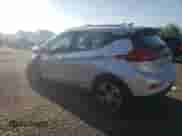 2021 Chevrolet Bolt EV Premier z VIN 1G1FZ6S01M4109381, wystawiony jako Copart lot #67153143 z przebiegiem 12 954 mil mil oraz . Historia ofert i sprzedaży dostępna na DreamBid. Obrazek 2.