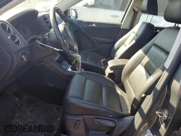 2016 Volkswagen Tiguan SEL с VIN WVGBV7AX8GW522277, выставлен на аукционе Copart как лот 85494675 с пробегом 103 603 миль миль и Списание • Salvage title. История ставок и продаж доступна на DreamBid. Изображение 7.