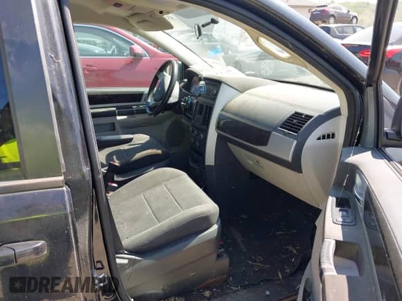 2010 Dodge Grand Caravan SXT с VIN 2D4RN5D1XAR443937, выставлен на аукционе IAAI как лот 43221470 с пробегом 219 114 миль миль и . История ставок и продаж доступна на DreamBid. Изображение 5.