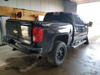 2017 Chevrolet Silverado 1500 High Country z VIN 3GCUKTEJ4HG196756, wystawiony jako Copart lot #82034145 z przebiegiem Nie podano mil oraz Czysty tytuł • Clean title. Historia ofert i sprzedaży dostępna na DreamBid. Obrazek 3.