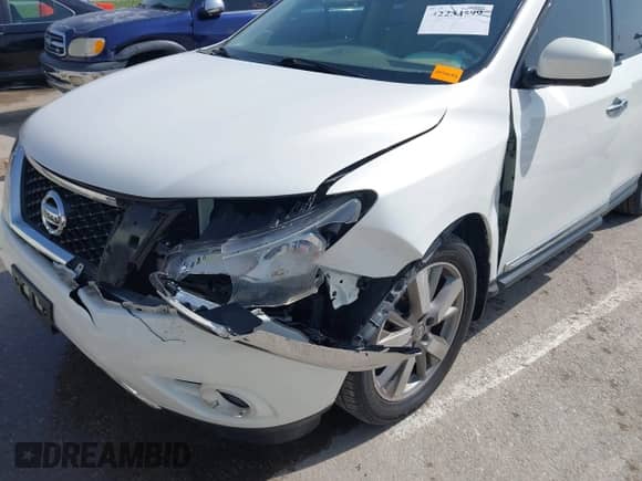 2014 Nissan Pathfinder SL with VIN 5N1AR2MM9EC686074, listed as a IAAI auction lot 42234599 with 113,493 mi miles and . Bid and sale history available at DreamBid. Image 6.