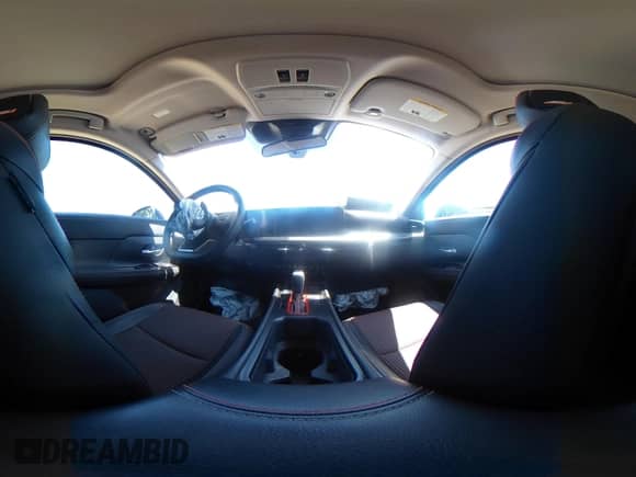 2025 Nissan Kicks SR with VIN 3N8AP6DD4SL379188, listed as a IAAI auction lot 42773938 with 2,839 mi miles and . Bid and sale history available at DreamBid. Image 18.