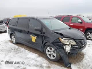 2012 Toyota Sienna с VIN 5TDKA3DC9CS012371, выставлен на аукционе IAAI как лот 40902392 с пробегом 284 276 миль миль и . История ставок и продаж доступна на DreamBid. Изображение 1.