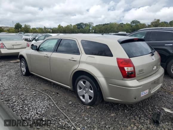 2008 Dodge Magnum with VIN 2D4FV47T08H218016, listed as a Copart auction lot 72528474 with 153,004 mi miles and Salvage title. Bid and sale history available at DreamBid. Image 2.