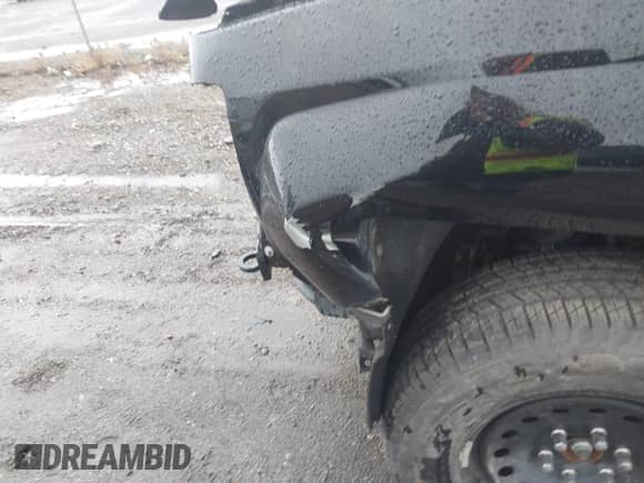 2017 Chevrolet Silverado 1500 LTZ z VIN 3GCUKSEC5HG161820, wystawiony jako IAAI lot #42139613 z przebiegiem 71 485 mil mil oraz . Historia ofert i sprzedaży dostępna na DreamBid. Obrazek 21.