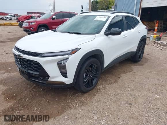 2025 Chevrolet Trax ACTIV z VIN KL77LKEP6SC040654, wystawiony jako IAAI lot #43064747 z przebiegiem 23 985 mil mil oraz . Historia ofert i sprzedaży dostępna na DreamBid. Obrazek 17.