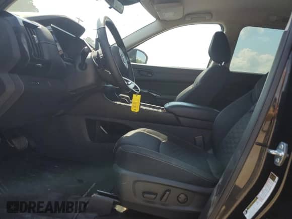 2024 Nissan Pathfinder SV с VIN 5N1DR3BA3RC264464, выставлен на аукционе Copart как лот 71968875 с пробегом 34 667 миль миль и Списание • Salvage title. История ставок и продаж доступна на DreamBid. Изображение 7.