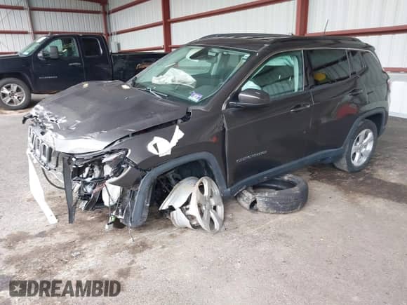 2019 Jeep Compass Latitude с VIN 3C4NJDBB2KT792361, выставлен на аукционе IAAI как лот 42898036 с пробегом Не указан миль и . История ставок и продаж доступна на DreamBid. Изображение 16.
