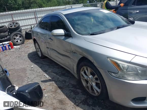 2014 Nissan Maxima S z VIN 1N4AA5AP6EC488666, wystawiony jako IAAI lot #42982216 z przebiegiem 250 486 mil mil oraz . Historia ofert i sprzedaży dostępna na DreamBid. Obrazek 12.