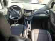 2020 Chevrolet Trax LT z VIN 3GNCJLSB0LL328141, wystawiony jako Copart lot #83783365 z przebiegiem Nie podano mil oraz Czysty tytuł • Clean title. Historia ofert i sprzedaży dostępna na DreamBid. Obrazek 8.