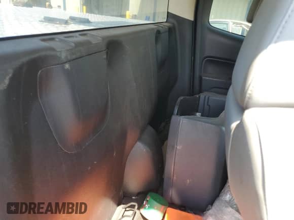 2022 Chevrolet Colorado 2WD Work Truck z VIN 1GCHSBEA0N1140626, wystawiony jako Copart lot #59735485 z przebiegiem 90 701 mil mil oraz Szkoda całkowita • Salvage title. Historia ofert i sprzedaży dostępna na DreamBid. Obrazek 10.