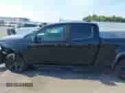 2018 Chevrolet Colorado 4WD LT z VIN 1GCGTCEN1J1324582, wystawiony jako IAAI lot #42919592 z przebiegiem 74 502 mil mil oraz . Historia ofert i sprzedaży dostępna na DreamBid. Obrazek 14.