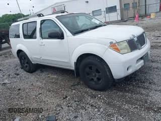 2005 Nissan Pathfinder SE z VIN 5N1AR18W95C784186, wystawiony jako IAAI lot #42124382 z przebiegiem 223 897 mil mil oraz . Historia ofert i sprzedaży dostępna na DreamBid. Obrazek 1.