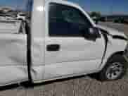 2006 GMC Sierra 1500 z VIN 3GTEK14Z76G261080, wystawiony jako Copart lot #74313944 z przebiegiem 225 337 mil mil oraz Szkoda całkowita • Salvage title. Historia ofert i sprzedaży dostępna na DreamBid. Obrazek 10.