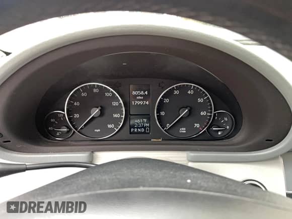 2005 Mercedes-Benz C 230 Kompressor z VIN WDBRF40JX5F609489, wystawiony jako Copart lot #90405185 z przebiegiem 179 974 mil mil oraz Czysty tytuł • Clean title. Historia ofert i sprzedaży dostępna na DreamBid. Obrazek 8.