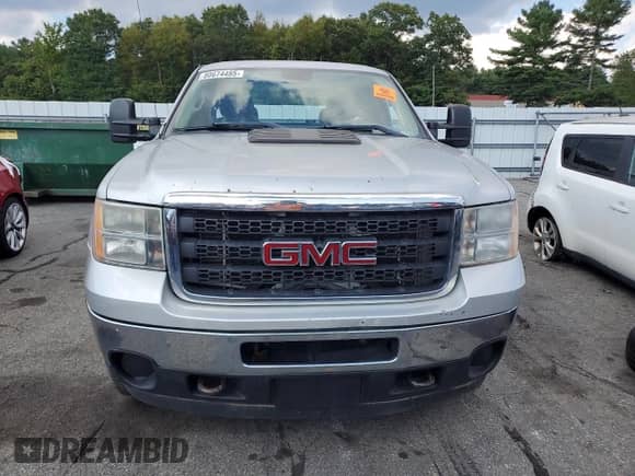 2011 GMC Sierra 1500 z VIN 1GD512CL1BZ326226, wystawiony jako Copart lot #80674485 z przebiegiem 154 813 mil mil oraz Szkoda całkowita • Salvage title. Historia ofert i sprzedaży dostępna na DreamBid. Obrazek 5.