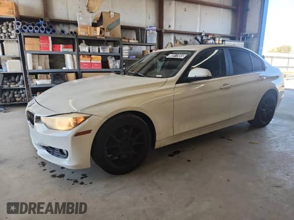 2013 BMW 3 Series 328i with VIN WBA3C1C52DF437905, listed as a Copart auction lot 80911955 with 99,176 mi miles and Clean title. Bid and sale history available at DreamBid. Image 1.