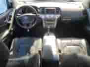 2013 Nissan Murano LE с VIN JN8AZ1MU8DW213606, выставлен на аукционе Copart как лот 56980065 с пробегом 133 669 миль миль и Списание • Salvage title. История ставок и продаж доступна на DreamBid. Изображение 8.