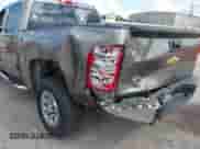 2012 Chevrolet Silverado 1500 LS z VIN 3GCPCREA1CG237415, wystawiony jako IAAI lot #43135420 z przebiegiem 215 687 mil mil oraz . Historia ofert i sprzedaży dostępna na DreamBid. Obrazek 6.