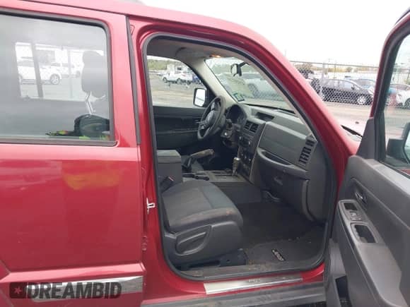 2011 Jeep Liberty Sport с VIN 1J4PN2GK8BW520976, выставлен на аукционе IAAI как лот 43455220 с пробегом 170 054 миль миль и . История ставок и продаж доступна на DreamBid. Изображение 5.