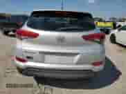 2018 Hyundai Tucson SE с VIN KM8J23A42JU769784, выставлен на аукционе Copart как лот 80096055 с пробегом 72 034 миль миль и Списание • Salvage title. История ставок и продаж доступна на DreamBid. Изображение 6.