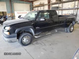 2004 Chevrolet Silverado 3500 с VIN 1GCJK39294E322763, выставлен на аукционе Copart как лот 71068424 с пробегом 214 725 миль миль и Списание • Salvage title. История ставок и продаж доступна на DreamBid. Изображение 1.