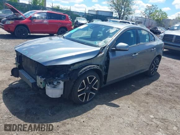 2017 Volvo S60 Dynamic с VIN YV126MFL4H2432746, выставлен на аукционе IAAI как лот 42219365 с пробегом 169 504 миль миль и . История ставок и продаж доступна на DreamBid. Изображение 2.