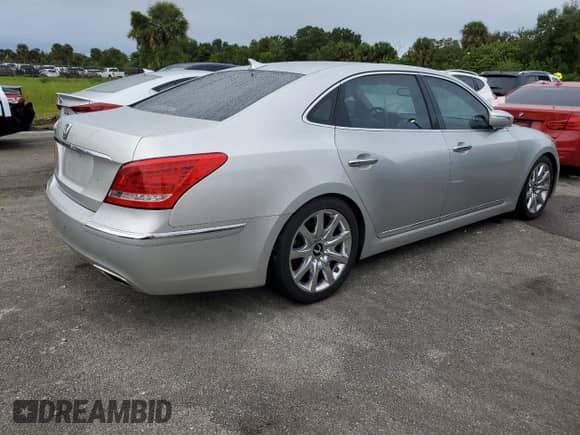 2011 Hyundai Equus Signature with VIN KMHGH4JF6BU034145, listed as a Copart auction lot 74469184 with Not provided miles and Salvage title. Bid and sale history available at DreamBid. Image 3.