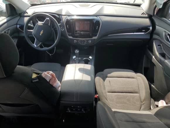 2019 Chevrolet Traverse LS с VIN 1GNEVFKW0KJ220464, выставлен на аукционе Copart как лот 67728605 с пробегом 33 695 миль миль и Списание • Salvage title. История ставок и продаж доступна на DreamBid. Изображение 8.