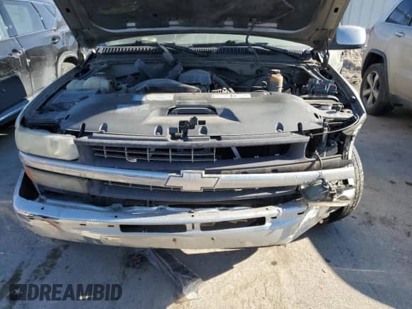 2000 Chevrolet Silverado 1500 LS with VIN 1GCEC14T3YE281264, listed as a Copart auction lot 42632875 with 209,374 mi miles and Salvage title. Bid and sale history available at DreamBid. Image 12.